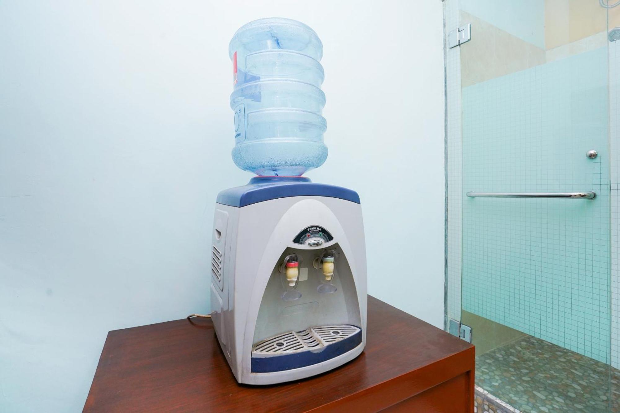 Oyo Life 2309 Kost Si Mbok Vivi Hotell Surabaya Exteriör bild